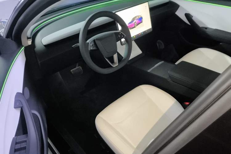 Used Tesla Model 3 2023 Long-Range All-Wheel-Drive Version