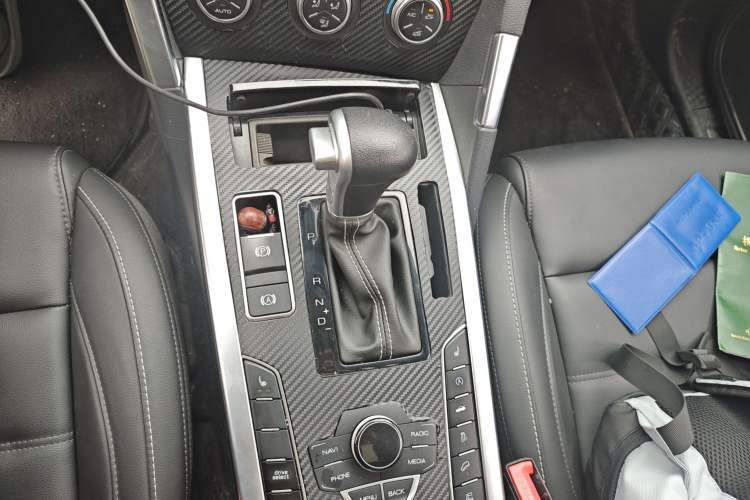 Used Haval H7 2018 Revised Version Blue-Label H7 2.0T Automatic Smart Enjoyment Trim Gear Lever