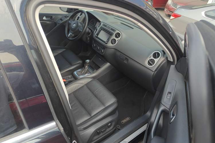 Used Volkswagen Tiguan 2013 1.8TSI Automatic Two-Wheel Drive Luxury Model Right Front Seat