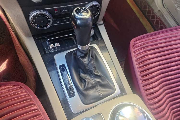 Used Mercedes-Benz GLK-Class 2011 GLK 300 4MATIC Fashion Model
