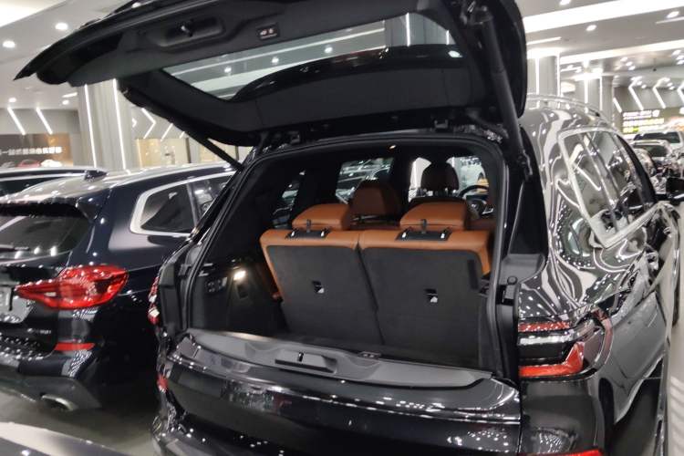 Used BMW X7 2023 xDrive40i Luxury M Sport Package
