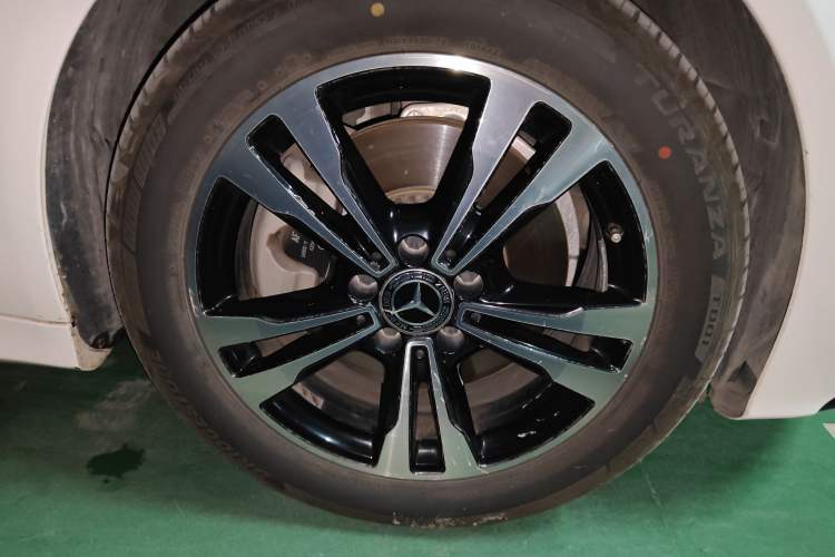 Used Mercedes-Benz C-Class 2018 C 200 Sport Edition Right Front Wheel Hub