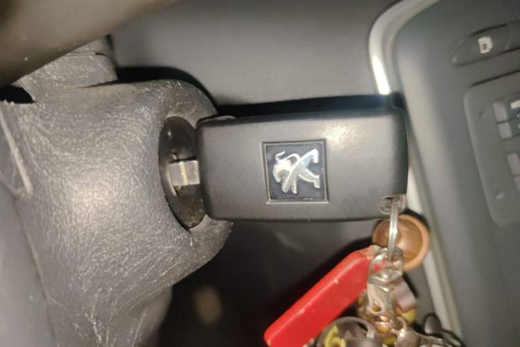 Used Peugeot 308 2014 Enjoy Edition Classic 1.6L Manual YouShang Model
