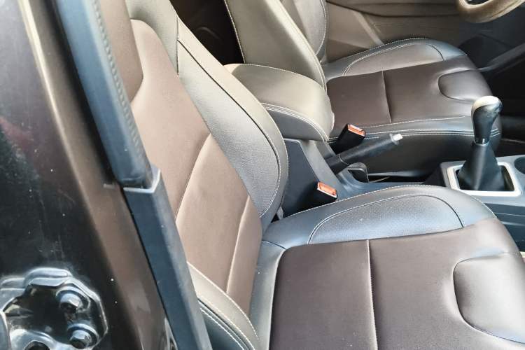 Used Dongfeng Fengon 330 2019 1.5L 330S Manual Comfort Version China VI Standard