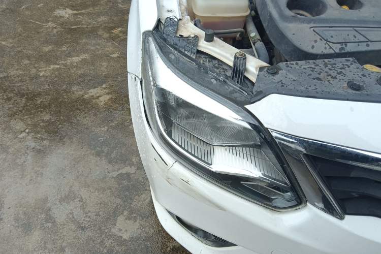 Used CHANGAN Alsvin V3 2015 1.4L Manual Warm-Hearted Model China V Standard Right Front Headlight