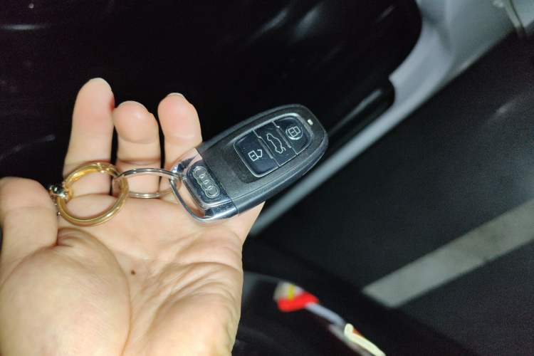 Used Audi Q5 2013 40 TFSI Ambition Interior 1