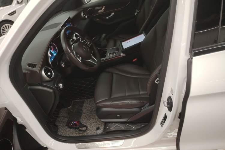 Used Mercedes-Benz GLC 2020 Facelift GLC 300 L 4MATIC Dynamic Edition
