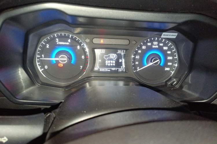 Used Dongfeng Fengon 580 2016 1.5T Manual Luxury Edition
