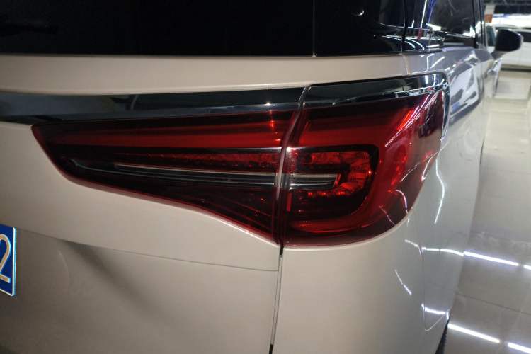 Used Buick GL8 2022 ES Landtrek 653T Comfort Edition Right Rear Taillight