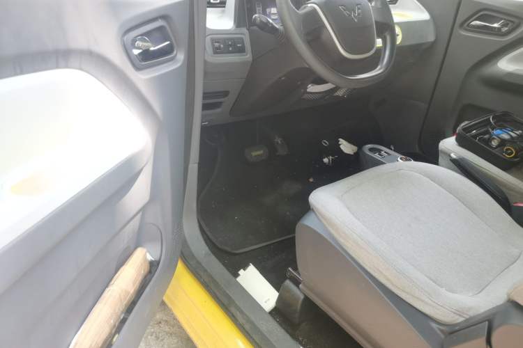 Used Wuling Hongguang MINIEV 2021 Macaron Premium Model – Lithium Iron Phosphate