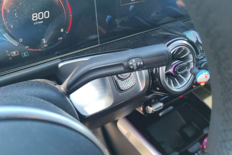 Used Mercedes-Benz GLB 2022 GLB 200 Dynamic Edition Gear Lever
