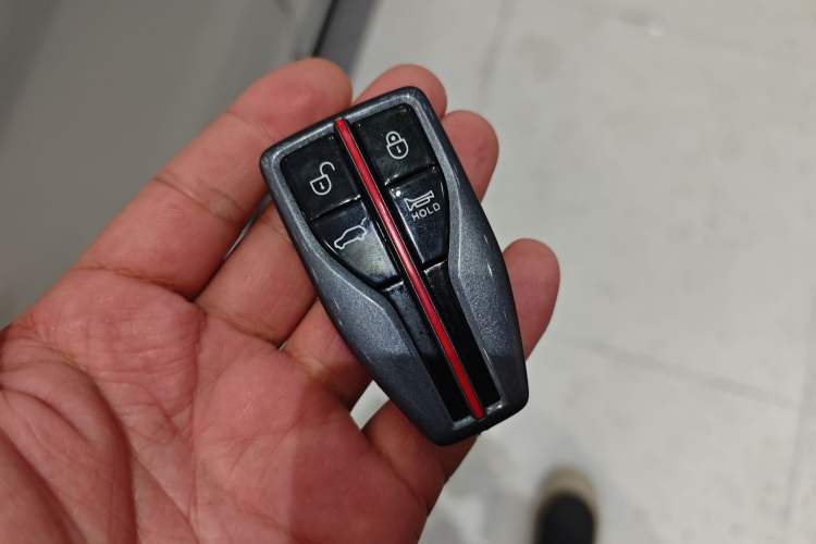 Used Hongqi HS5 2022 Revised Version 2.0T Smart Connect Flagship Edition
