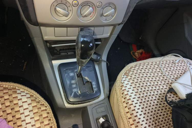 Used Ford Focus 2013 Hatchback Classic 1.8L Automatic Base Model Gear Lever