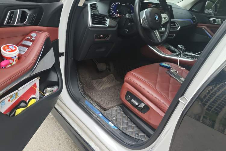 Used BMW X5 2022 xDrive 30Li Luxury M Sport Package Driver Seat