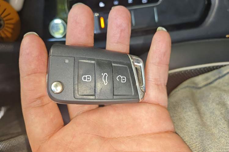 Used Volkswagen Tiguan L 2021 330TSI Automatic Two-Wheel Drive R-Line Flagship Edition
