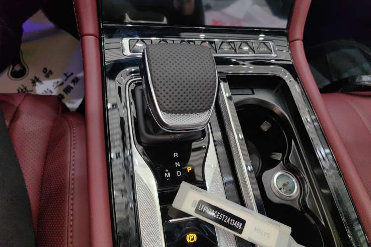 Used Hongqi H5 2025 1.5T DCT Xuan Ying Edition
