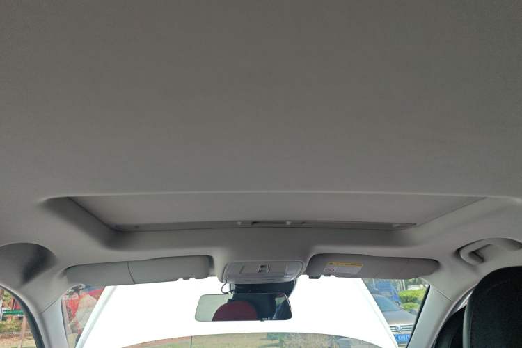 Used Roewe i5 2019 20T Automatic SmartConnect Luxury Prestige Edition Headliner