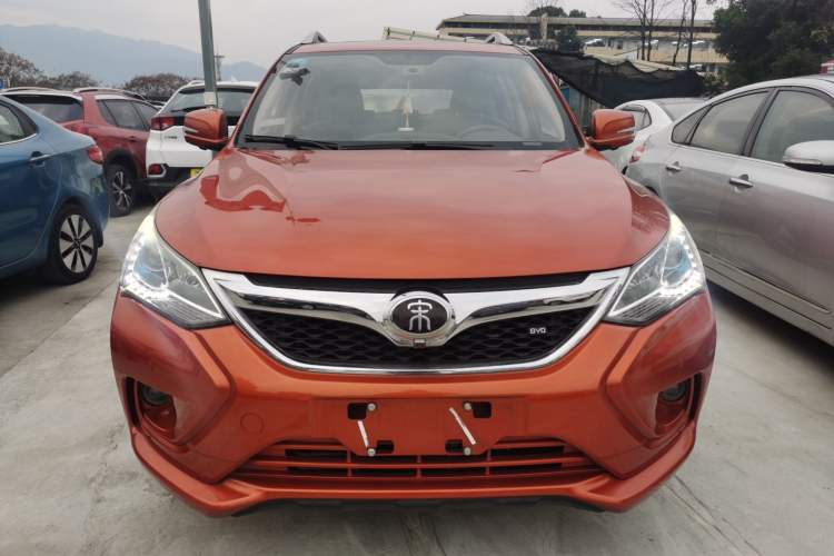 Used BYD Song 2017 Gaishi Upgrade Edition 1.5TI Manual Elite Model
