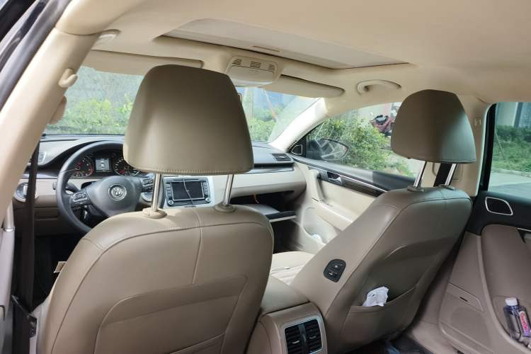 Used Volkswagen Magotan 2012 Revised Version 2.0 TSI Supreme Edition Headliner