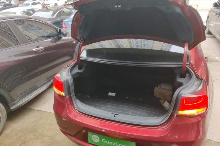 Used Chevrolet Malibu 2017 1.5T Automatic Luxury Edition Trunk