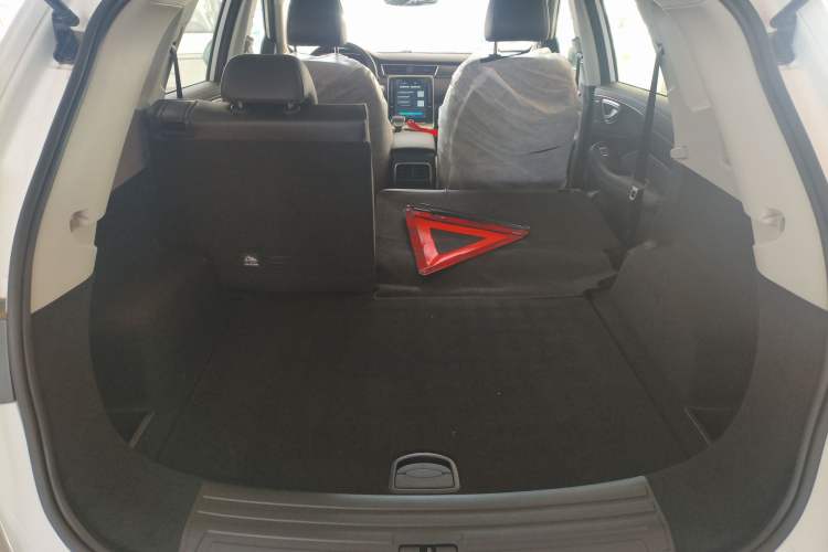 Used Roewe RX5 2025 PLUS 330TGI Automatic Trendsetting Smart Edition Trunk