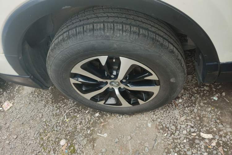 Used Toyota RAV4 2016 2.0L CVT Two-Wheel Drive Fashion Edition China V Standard
