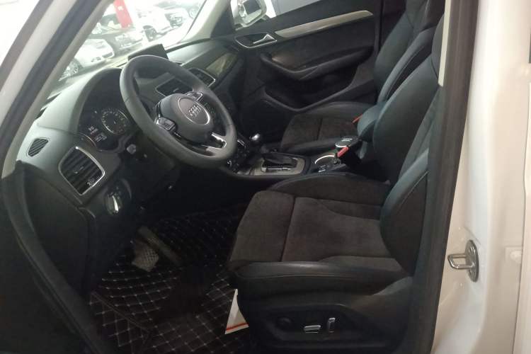 Used Audi Q3 2018 30th Anniversary Edition 35 TFSI quattro all-wheel-drive sport model