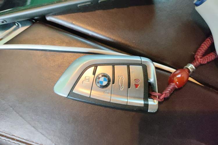 Used BMW 5 Series 2014 525Li Luxury Design Package
