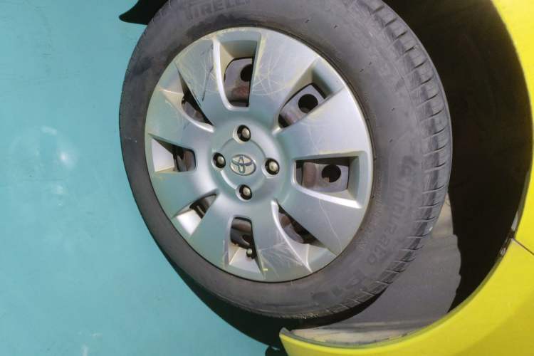 Used Toyota Yaris 2011 1.6E Automatic Charm Edition Right Front Wheel Hub