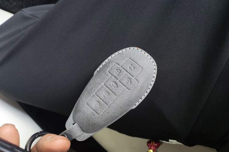 Used Denza D9 2025 DM-i Smart Drive 1020 Four-Wheel Drive Deluxe Model Vehicle Key