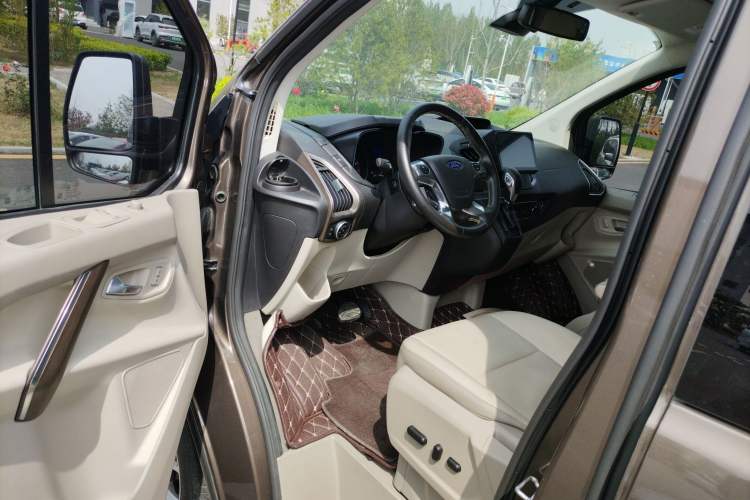 Used Ford Tourneo Custom 2017 2.0T Automatic Elite Version Driver Seat