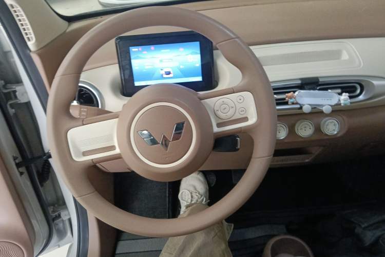 Used Wuling Hongguang MINIEV 2025 Four-Door Version Advanced Edition Steering Wheel