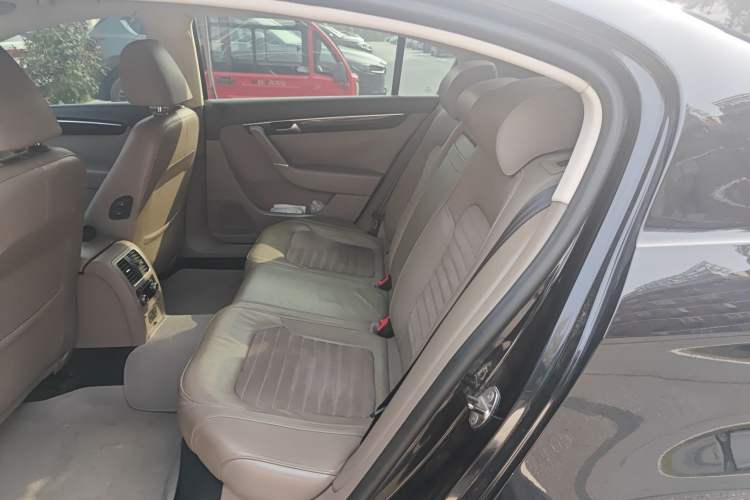 Used Volkswagen Magotan 2012 Facelift 1.8TSI Prestige Model Left Rear Seat