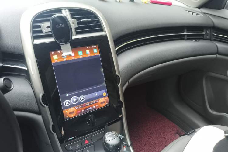 Used Chevrolet Malibu 2014 2.0L Automatic Luxury Edition Audio And AC Panel