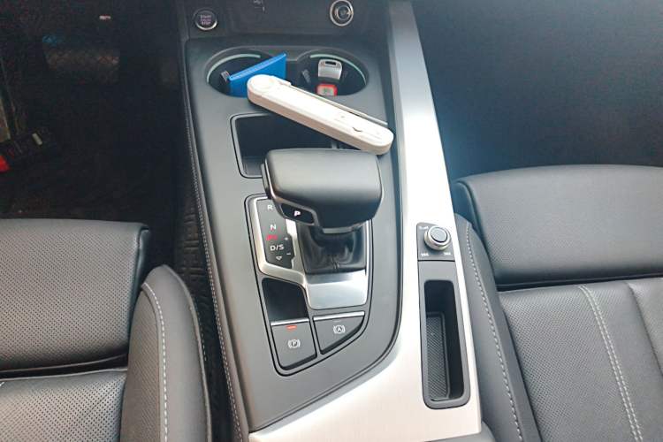 Used Audi A4L 2022 40 TFSI Luxury Dynamic Model
