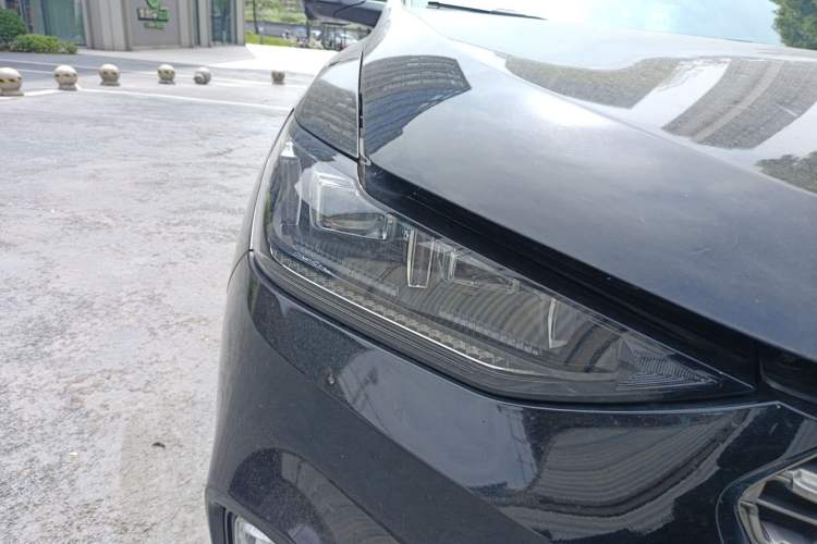 Used Wey VV6 2021 2.0T Two-Wheel Drive Smart Protection+ Right Front Headlight