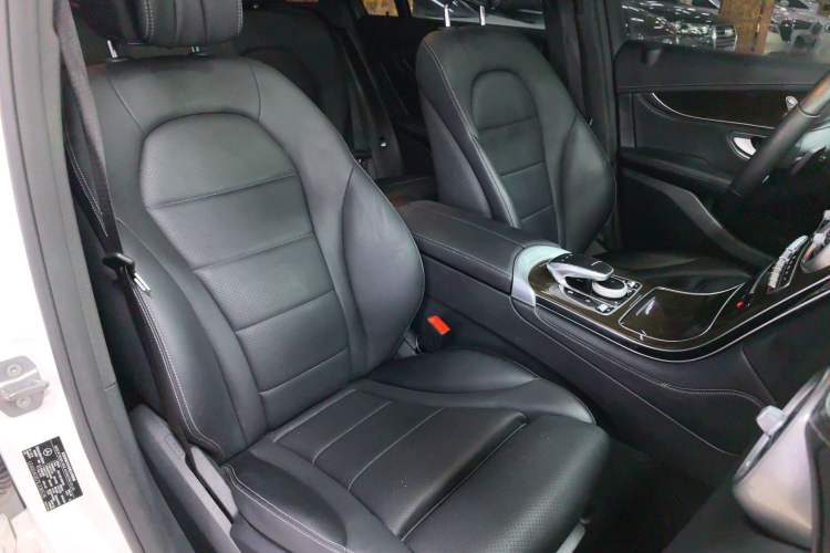 Used Mercedes-Benz GLC 2018 GLC 260 4MATIC Luxury Model
