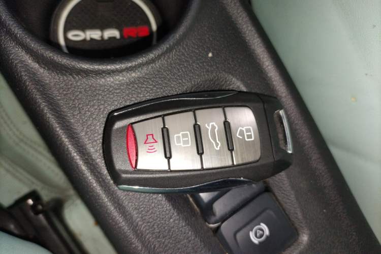 Used ORA White Cat 2020 305 km Luxury Version Vehicle Key