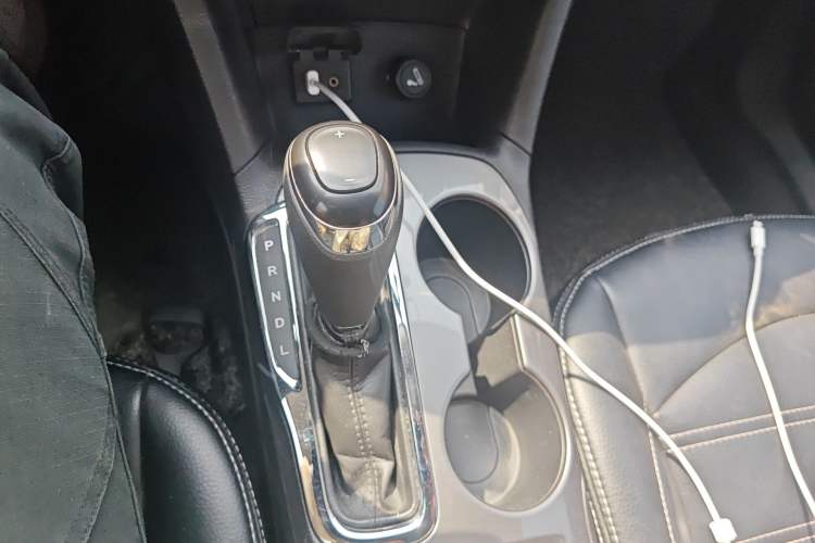 Used Chevrolet Cruze 2018 320 Automatic Pioneer Sunroof Edition Gear Lever