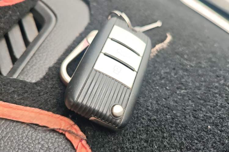 Used Roewe RX5 2020 20T Automatic 4G Connect Superior Flagship Edition Vehicle Key