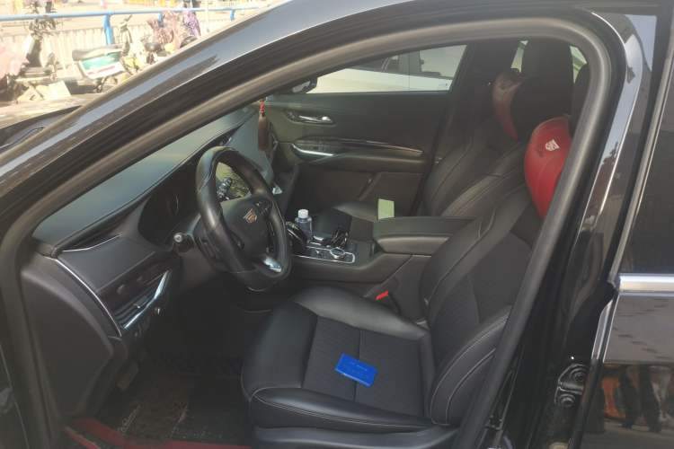 Used Cadillac XT4 2021 28T Two-Wheel Drive Tech Edition Left Front Seat