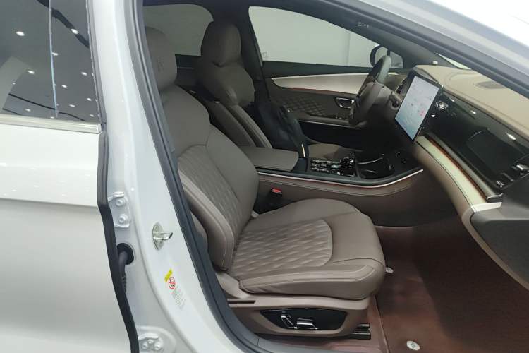 Used BYD Han 2023 EV Champion Edition 605KM Front-Drive Premium Model Right Front Seat