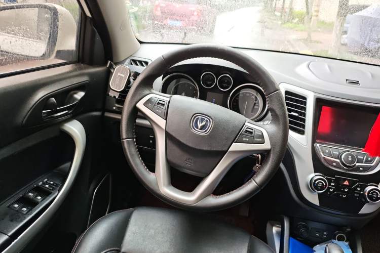 Used Changan CS35 2016 1.6L Automatic Luxury Model China V Standard