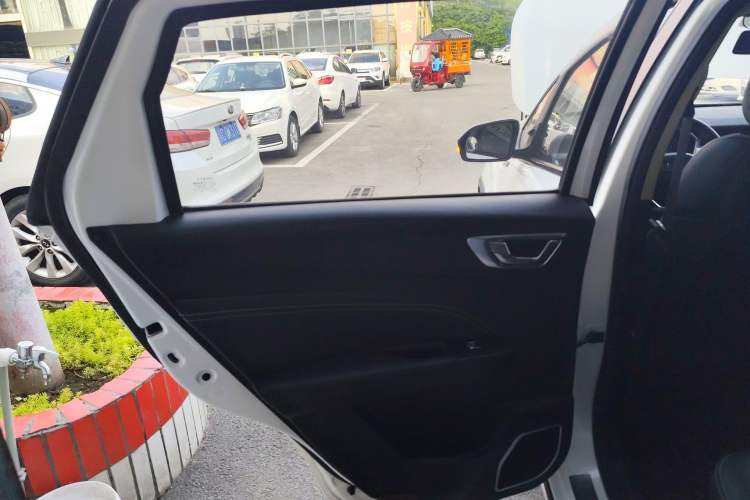 Used Geely Auto Vision X3 2019 Upgraded Model 1.5L Manual Elite Version