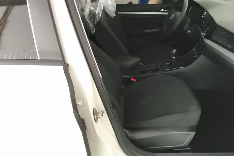 Used Volkswagen Bora 2020 1.5L Manual Fashion Edition
