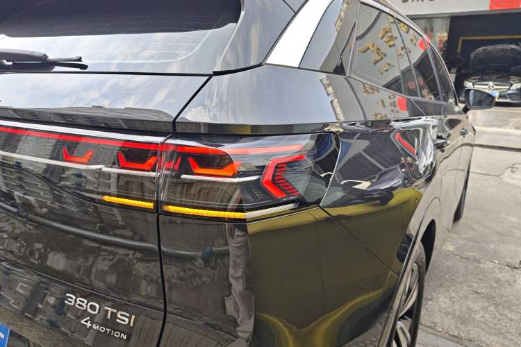 Used Volkswagen Tavendor 2024 380TSI All-Wheel Drive R-Line Cruise Edition