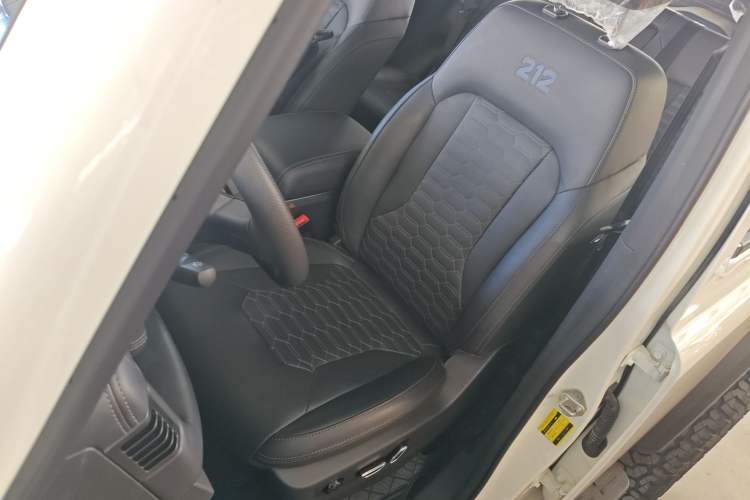 Used 212 T01 2024 2.0T Mechanic