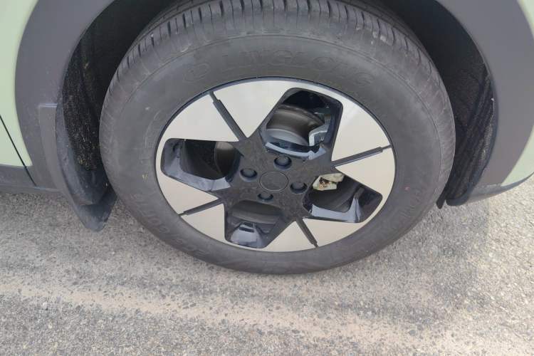 Used Geely Galaxy Geome 2025 UP 410km Exploration+ Edition
