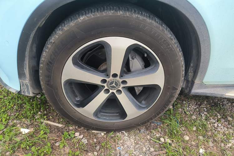 Used Mercedes-Benz GLC 2019 Facelift GLC 260 L 4MATIC Luxury Model Exterior 4