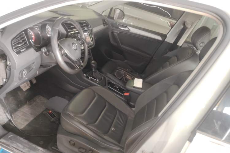 Used Volkswagen Tiguan L 2019 330TSI Automatic Two-Wheel Drive Panoramic Comfort Edition China VI Standard Left Front Seat